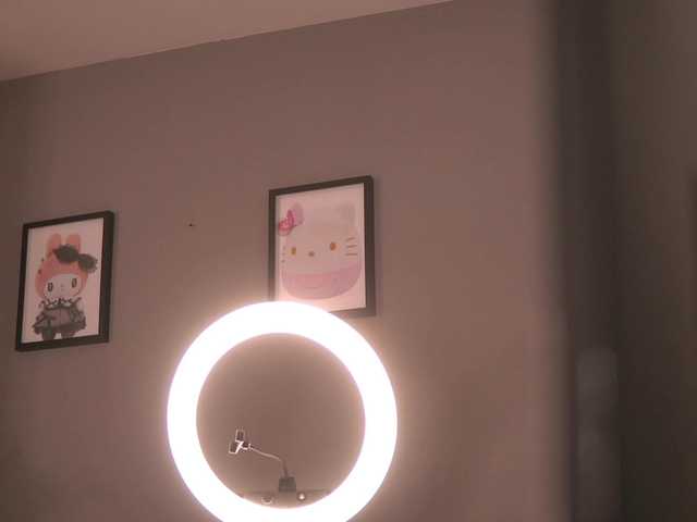 LeyaMeyers's BongaCams show and profile