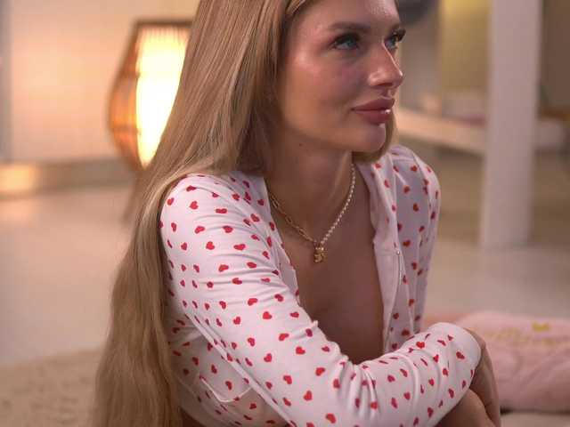 LeyaMeyers's BongaCams show and profile