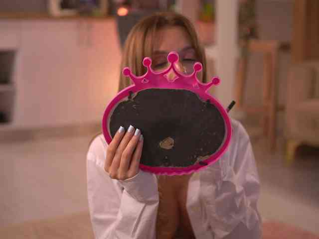 LeyaMeyers LeyaMeyers