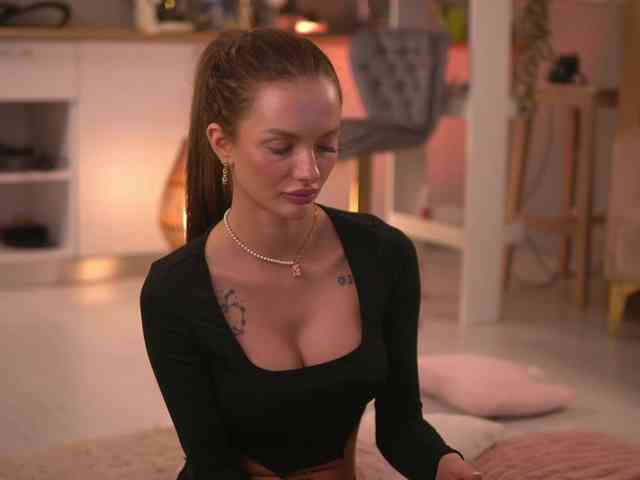 LeyaMeyers Live Webcam on BongaCams