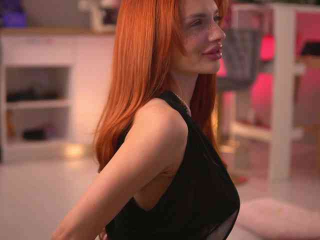 online chatting LeyaMeyers