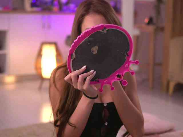 LeyaMeyers Live Webcam on BongaCams