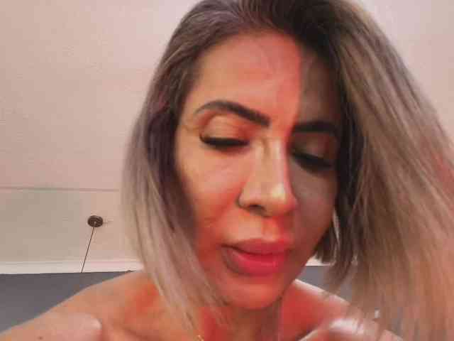 ChristiieKroes webcam