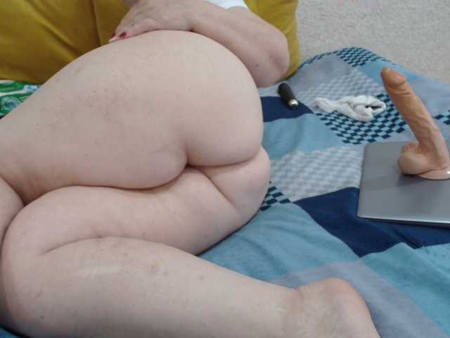 MILAax from BongaCams