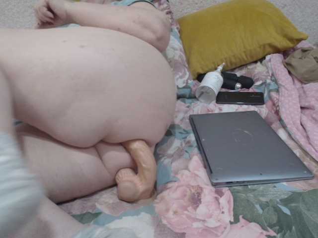 MILAax's BongaCams show and profile