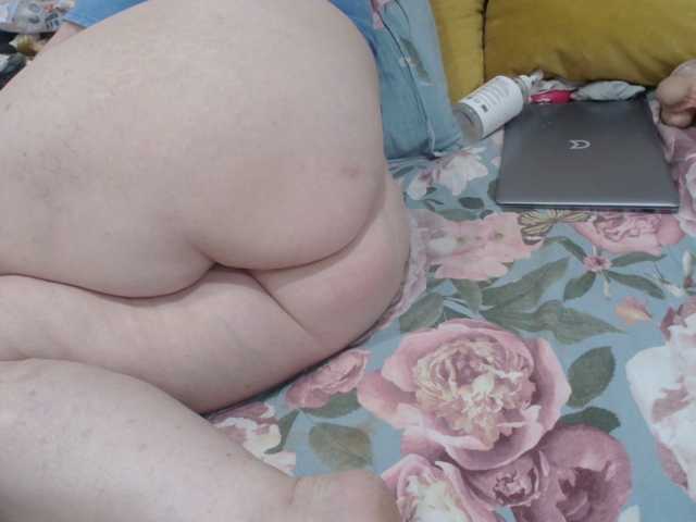 MILAax's BongaCams show and profile