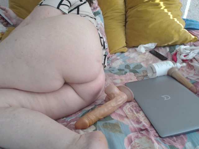 MILAax's BongaCams show and profile