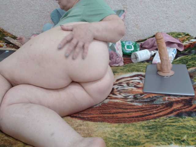 MILAax's BongaCams show and profile