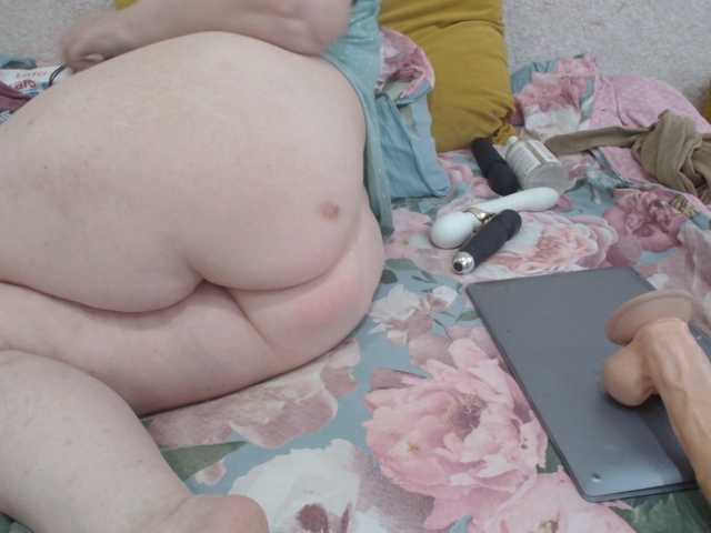 MILAax's BongaCams show and profile