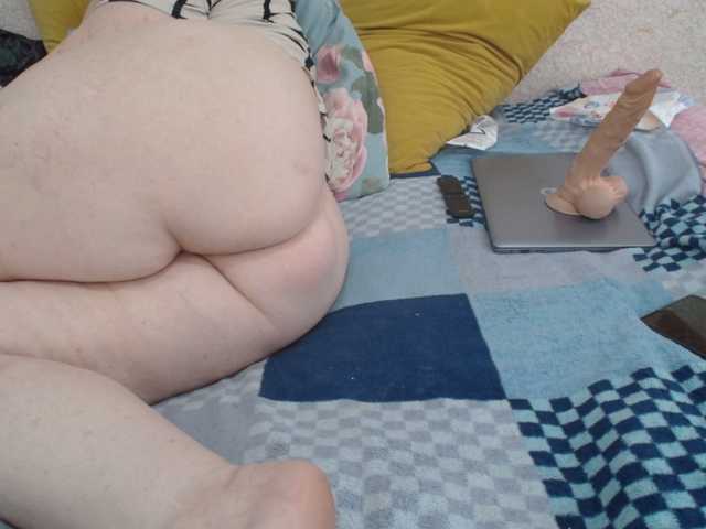 MILAax's BongaCams show and profile