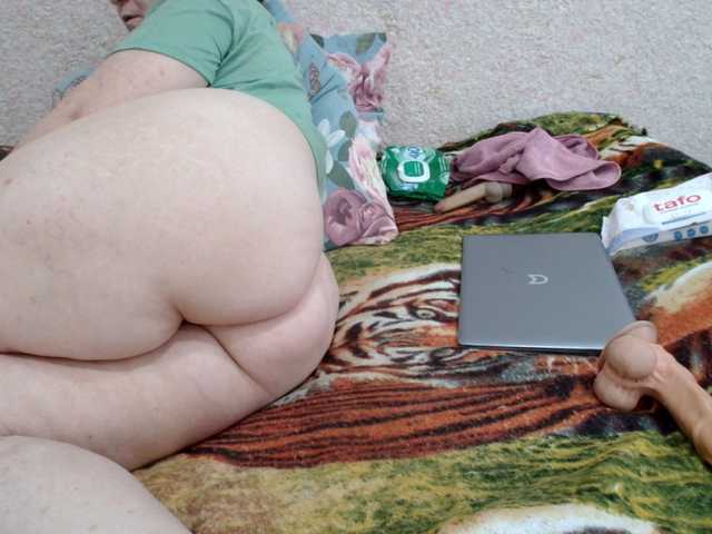 MILAax's BongaCams show and profile