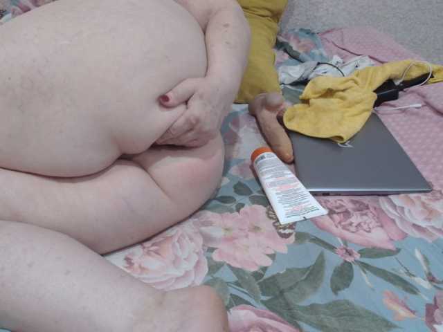 MILAax's BongaCams show and profile