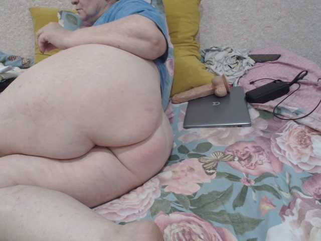 MILAax's BongaCams show and profile