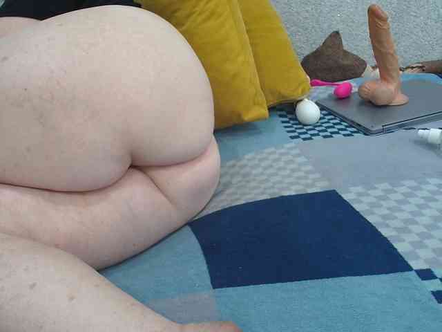 MILAax webcam