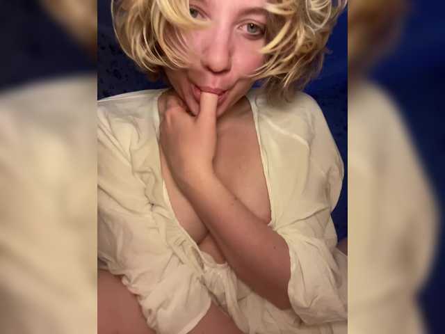 A-Huli's BongaCams show and profile