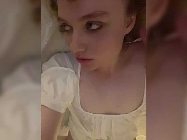 A-Huli's BongaCams show and profile