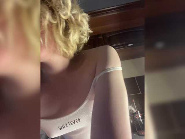 go to chat with A-Huli