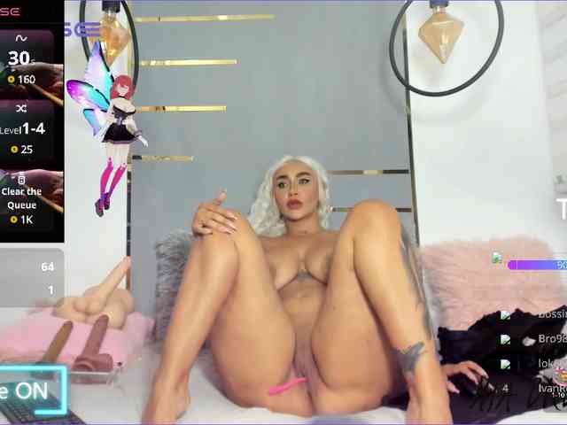 MiaBrunette webcam