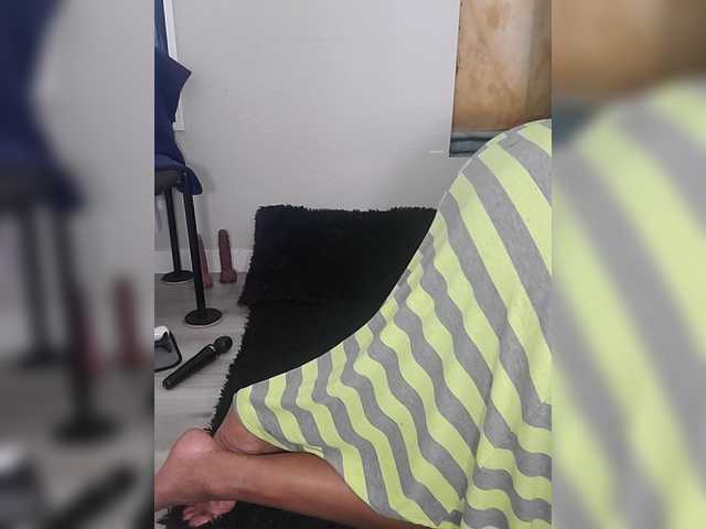 QueenAnitaDix's BongaCams show and profile