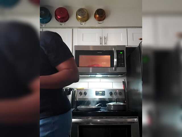 QueenAnitaDix's BongaCams show and profile