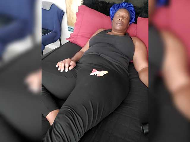 QueenAnitaDix's BongaCams show and profile