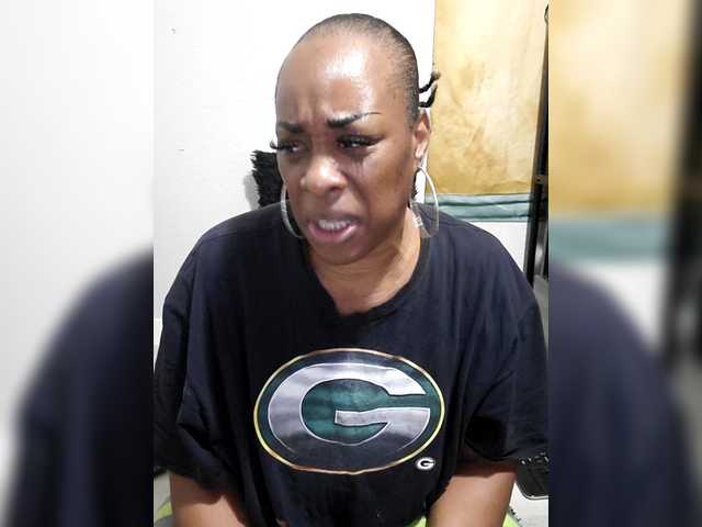 QueenAnitaDix's BongaCams show and profile