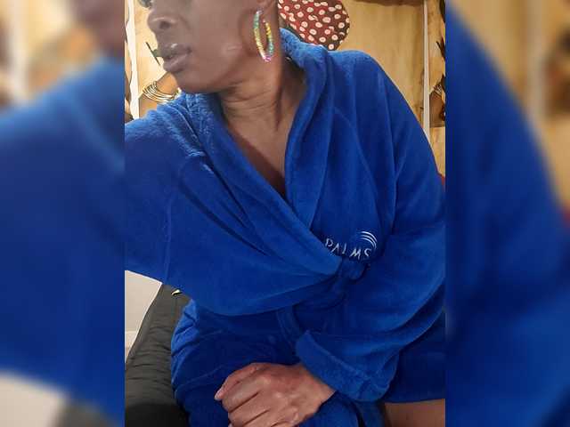 QueenAnitaDix's BongaCams show and profile