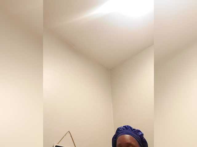 QueenAnitaDix's BongaCams show and profile