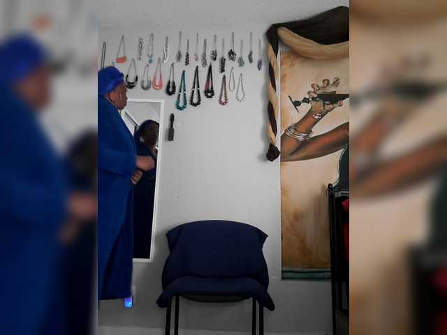 QueenAnitaDix's BongaCams show and profile