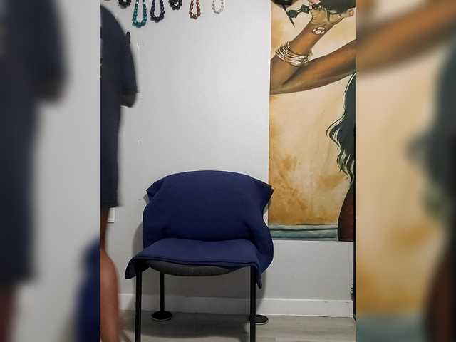 QueenAnitaDix's BongaCams show and profile