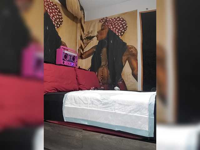 QueenAnitaDix's BongaCams show and profile