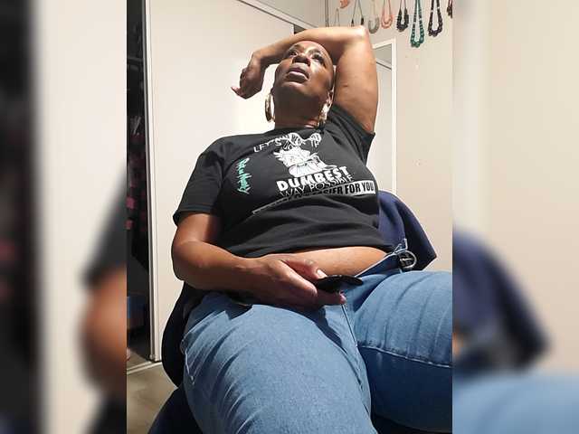 QueenAnitaDix's BongaCams show and profile