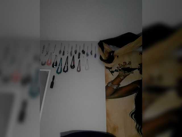 QueenAnitaDix's BongaCams show and profile