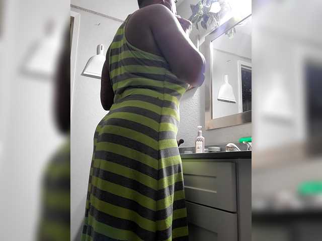 QueenAnitaDix's BongaCams show and profile