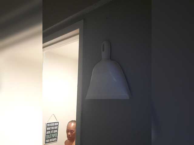 QueenAnitaDix's BongaCams show and profile