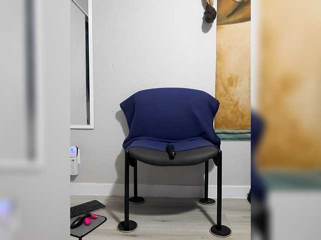 QueenAnitaDix's BongaCams show and profile