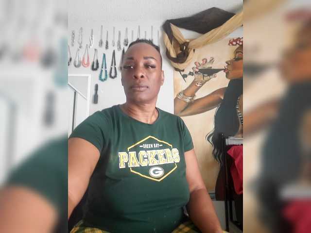 QueenAnitaDix's BongaCams show and profile