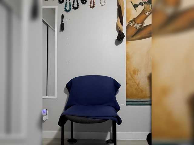 QueenAnitaDix's BongaCams show and profile