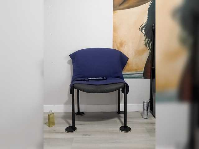 QueenAnitaDix's BongaCams show and profile