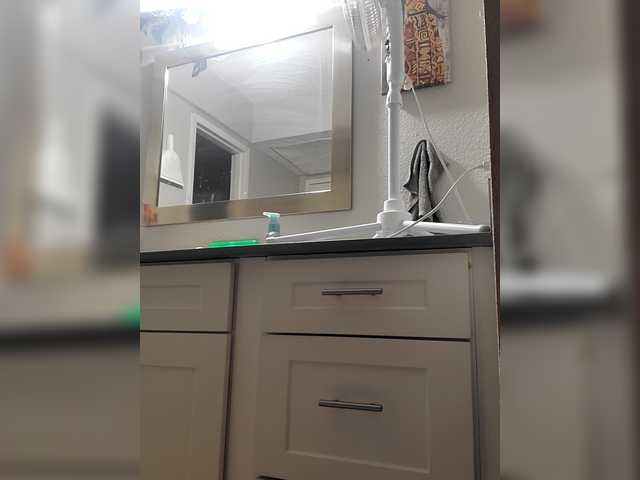 QueenAnitaDix's BongaCams show and profile