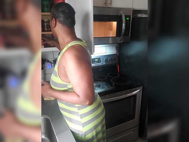 QueenAnitaDix's BongaCams show and profile