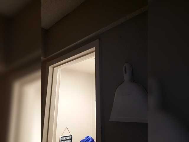 QueenAnitaDix's BongaCams show and profile