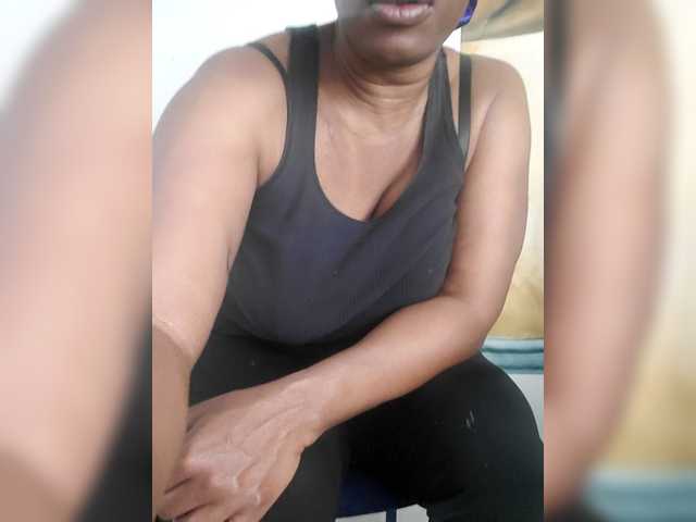 QueenAnitaDix's BongaCams show and profile