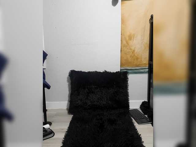 QueenAnitaDix's BongaCams show and profile