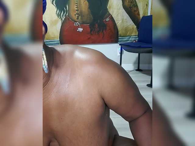 QueenAnitaDix's BongaCams show and profile