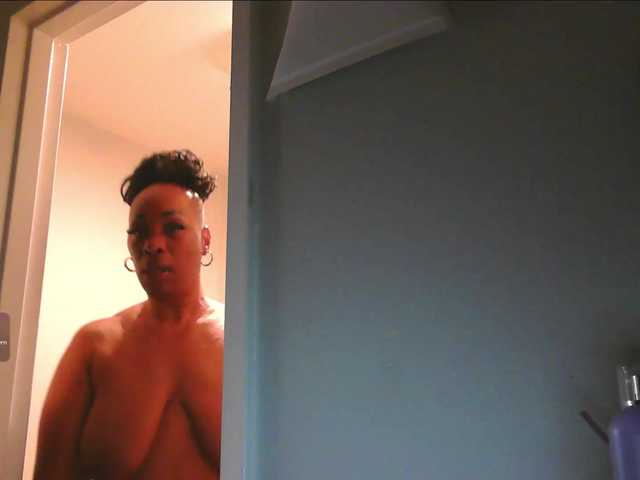 QueenAnitaDix webcam