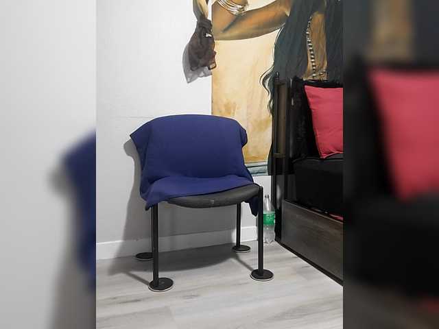 QueenAnitaDix's BongaCams show and profile