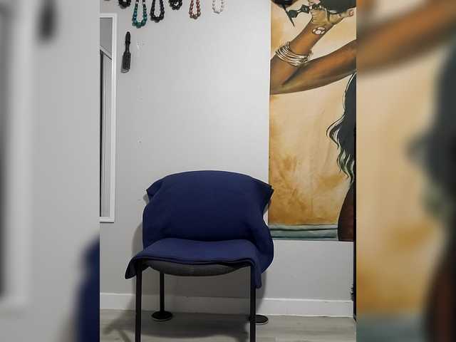 QueenAnitaDix's BongaCams show and profile