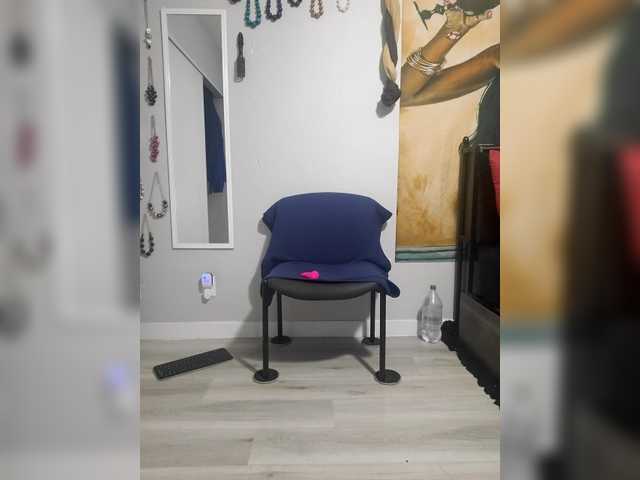 QueenAnitaDix's BongaCams show and profile