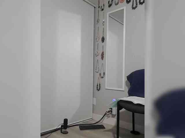 QueenAnitaDix webcam